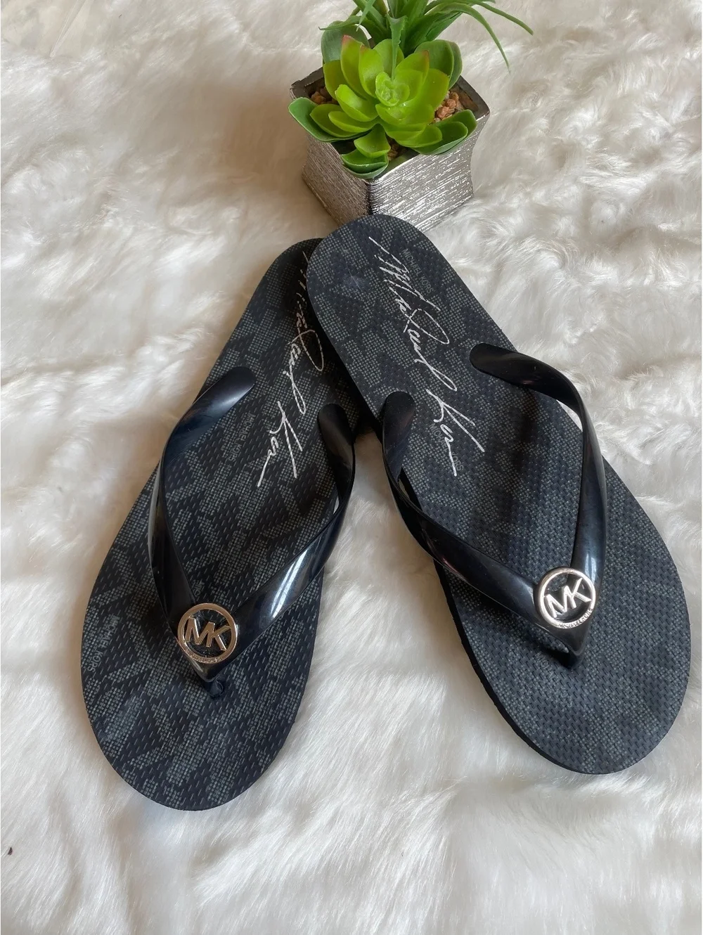 Michael Kors Black Logo Flip Flop Sandals Size 11/L